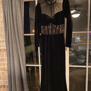 Tadashi Shoji evening velvet gown!! Size 2!!